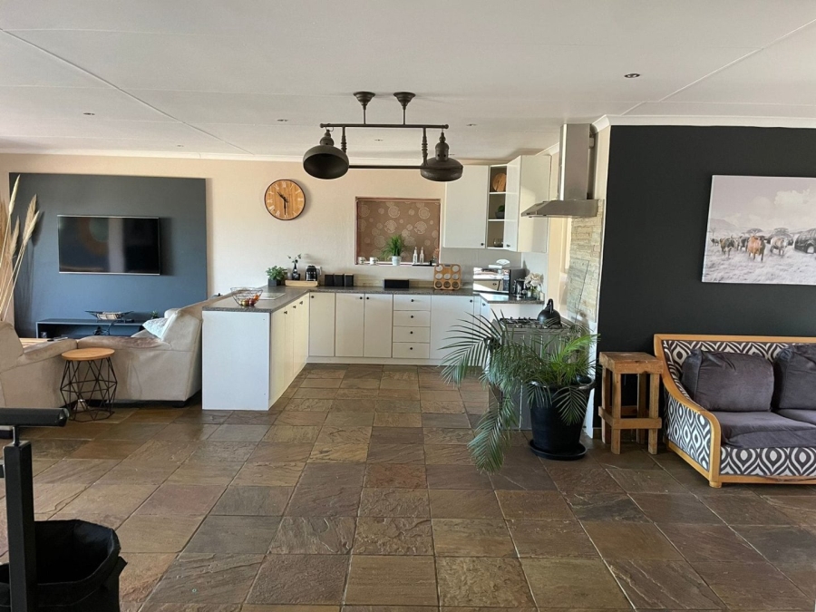 5 Bedroom Property for Sale in Hartenbos Heuwels Western Cape